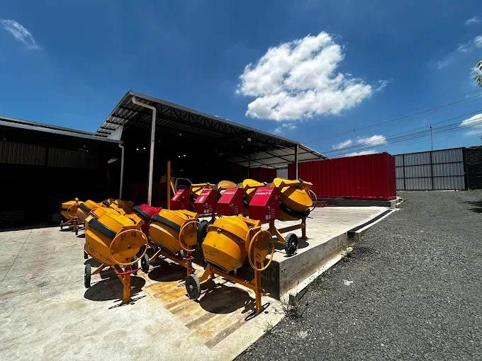 Estrutura física PTA Locações - Vista do pátio